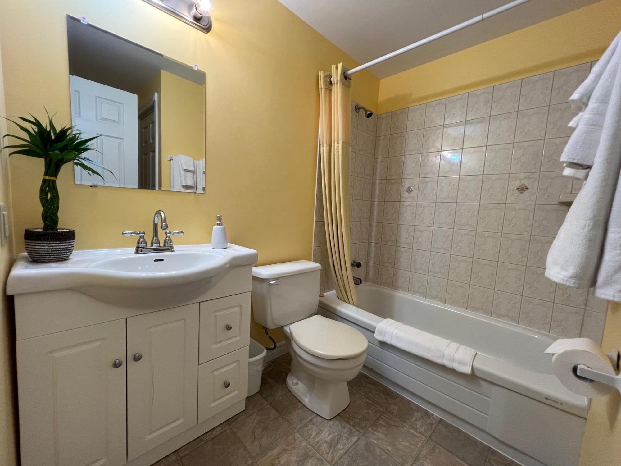 Lee'S Ocean Peek B & B Stratford 外观 照片